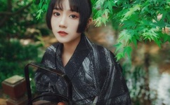 每走一步就会深深的撞一下